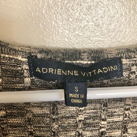 Adrienne Vittadini Gold Button Detailed Long Sleeve Blouse - Picture 5 of 6